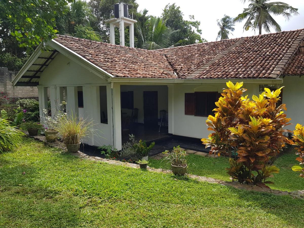 Chitra Ayurveda Hotel Bentota Exterior photo